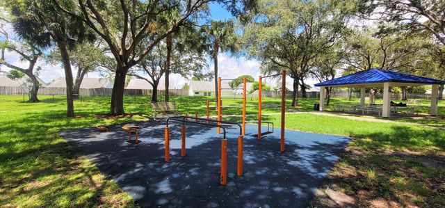 1604 Meadows Circle W, Boynton Beach, FL 33436
