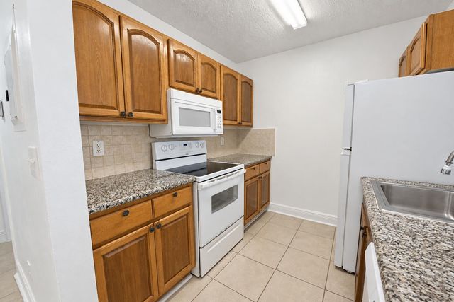 1604 Meadows Circle W, Boynton Beach, FL 33436