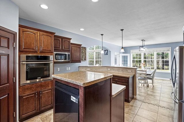 2501 FALCONS COVE, Stevens Point, WI 54482