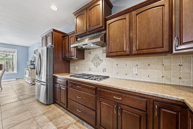 2501 FALCONS COVE, Stevens Point, WI 54482