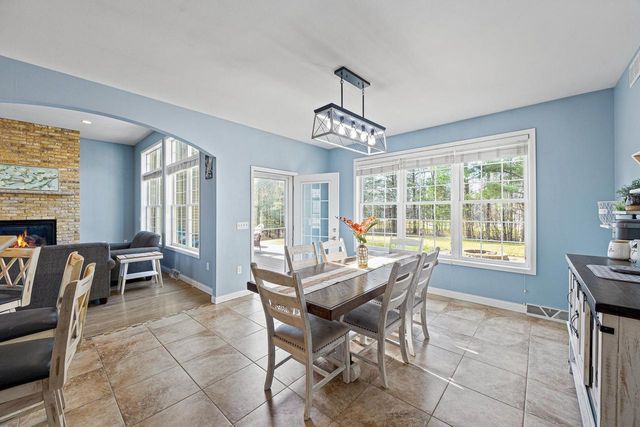 2501 FALCONS COVE, Stevens Point, WI 54482