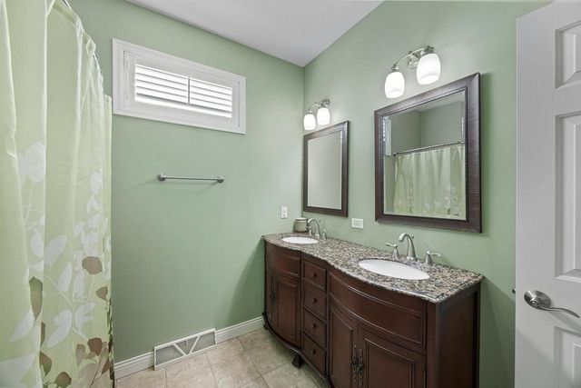 2501 FALCONS COVE, Stevens Point, WI 54482