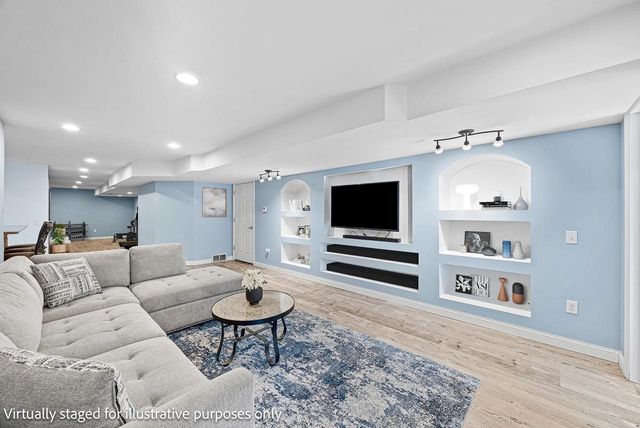 2501 FALCONS COVE, Stevens Point, WI 54482