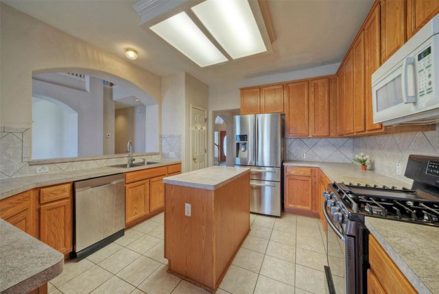 601 Indian Run DR, Pflugerville, TX 78660