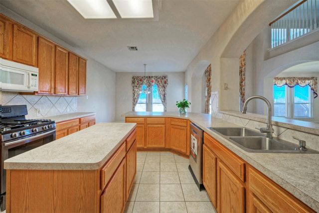 601 Indian Run DR, Pflugerville, TX 78660