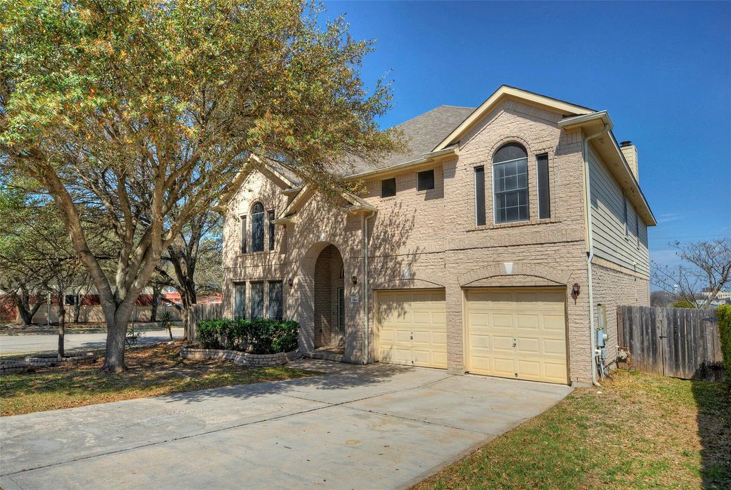 601 Indian Run DR, Pflugerville, TX 78660