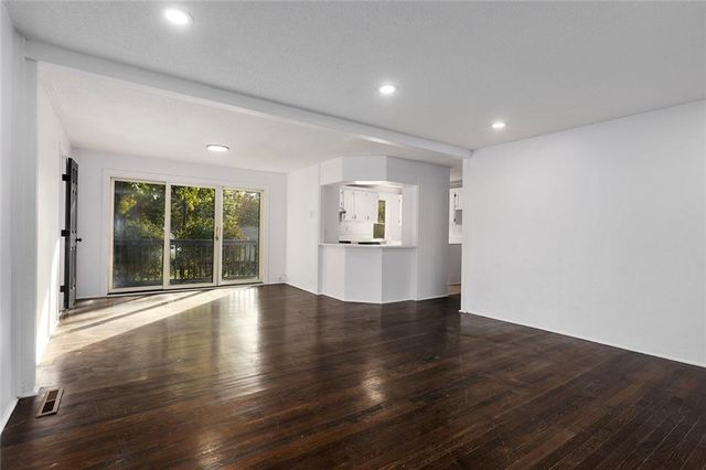 1005 NE 62nd Street, Gladstone, MO 64118