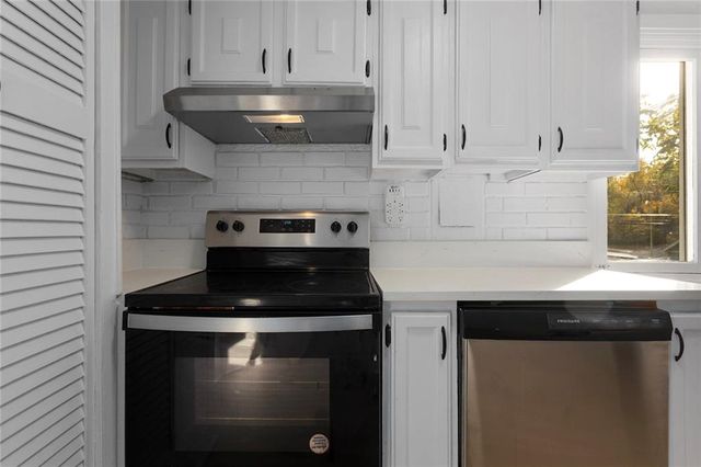 1005 NE 62nd Street, Gladstone, MO 64118