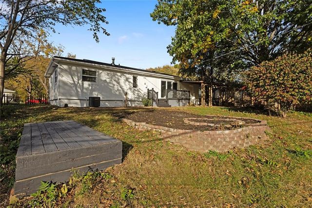 1005 NE 62nd Street, Gladstone, MO 64118