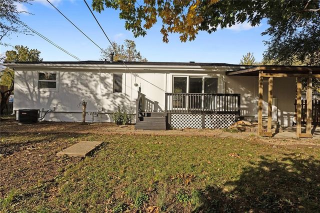 1005 NE 62nd Street, Gladstone, MO 64118