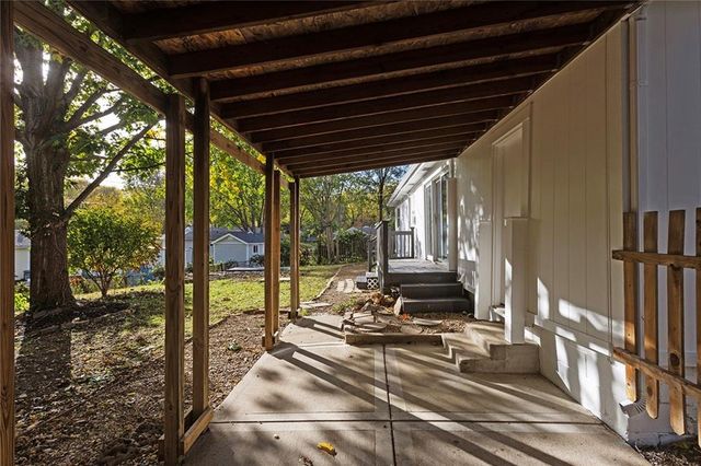 1005 NE 62nd Street, Gladstone, MO 64118