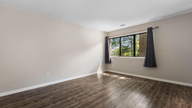 1225 S Maple Road 105, Ann Arbor, MI 48103