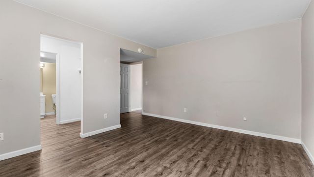 1225 S Maple Road 105, Ann Arbor, MI 48103