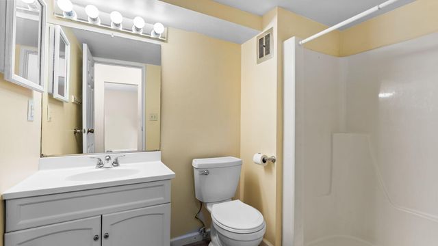 1225 S Maple Road 105, Ann Arbor, MI 48103