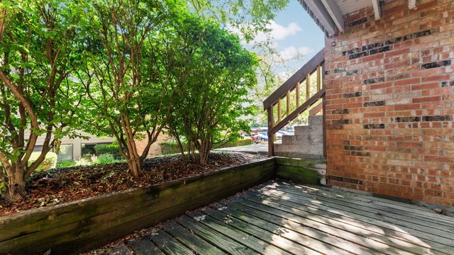 1225 S Maple Road 105, Ann Arbor, MI 48103