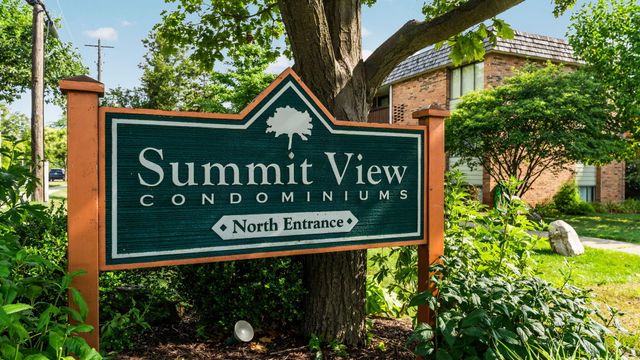 1225 S Maple Road 105, Ann Arbor, MI 48103
