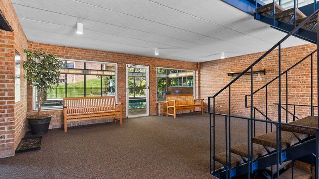 1225 S Maple Road 105, Ann Arbor, MI 48103