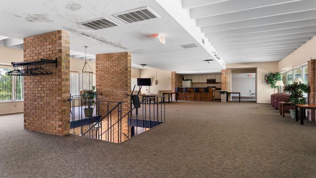 1225 S Maple Road 105, Ann Arbor, MI 48103