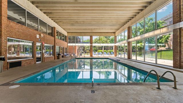 1225 S Maple Road 105, Ann Arbor, MI 48103