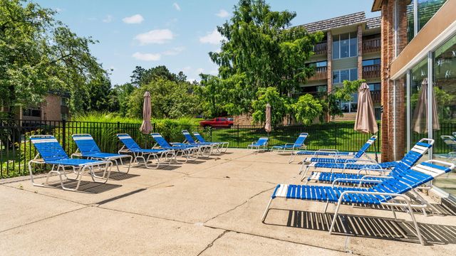 1225 S Maple Road 105, Ann Arbor, MI 48103