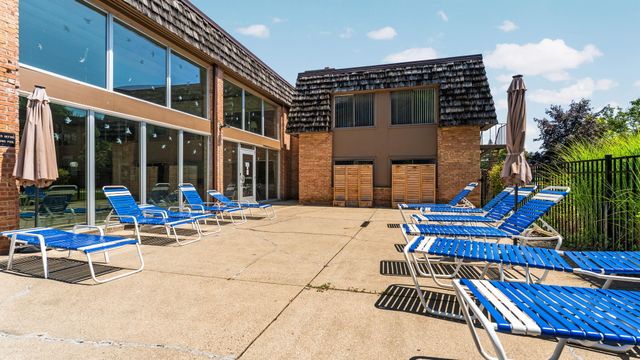 1225 S Maple Road 105, Ann Arbor, MI 48103