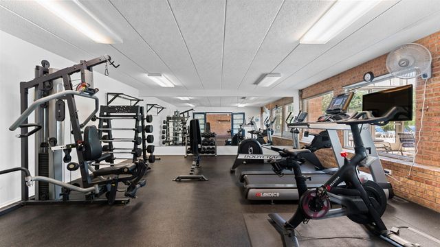 1225 S Maple Road 105, Ann Arbor, MI 48103