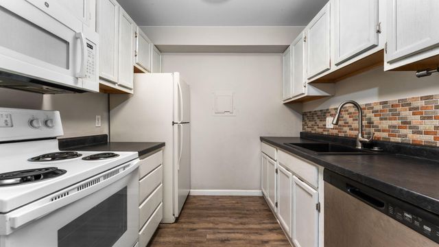 1225 S Maple Road 105, Ann Arbor, MI 48103
