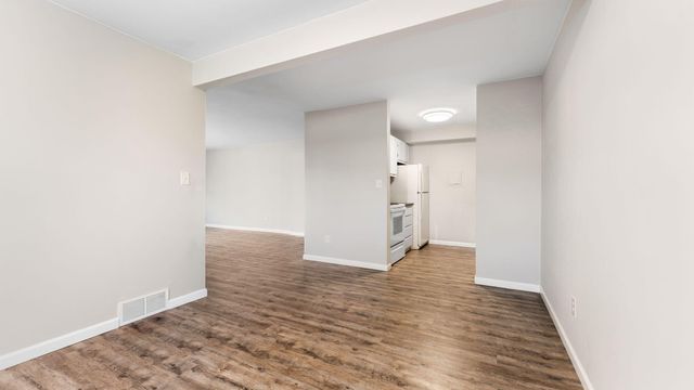 1225 S Maple Road 105, Ann Arbor, MI 48103