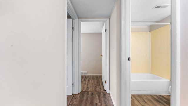 1225 S Maple Road 105, Ann Arbor, MI 48103