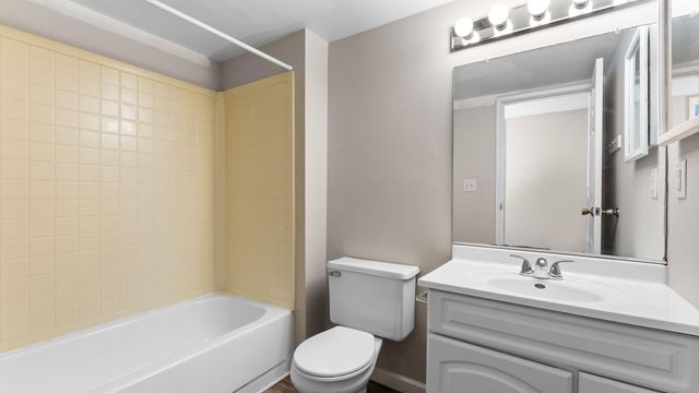 1225 S Maple Road 105, Ann Arbor, MI 48103