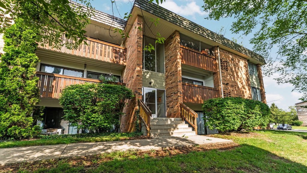 1225 S Maple Road 105, Ann Arbor, MI 48103