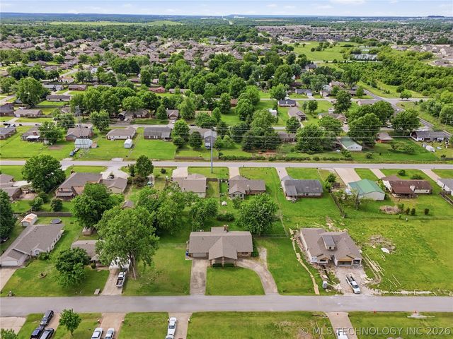 20938 E 35th Place S, Broken Arrow, OK 74014