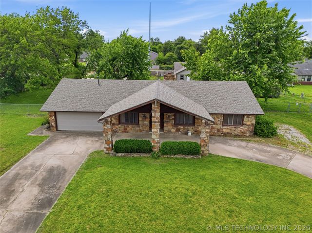 20938 E 35th Place S, Broken Arrow, OK 74014