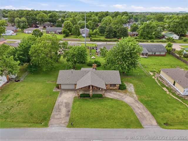 20938 E 35th Place S, Broken Arrow, OK 74014