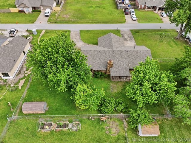 20938 E 35th Place S, Broken Arrow, OK 74014