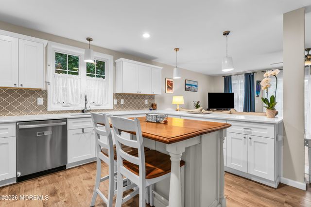 93 Center Avenue, Leonardo, NJ 07737