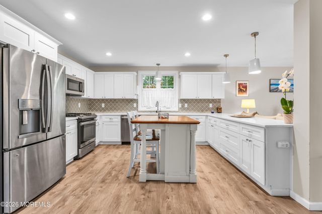 93 Center Avenue, Leonardo, NJ 07737