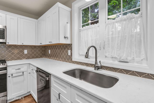 93 Center Avenue, Leonardo, NJ 07737