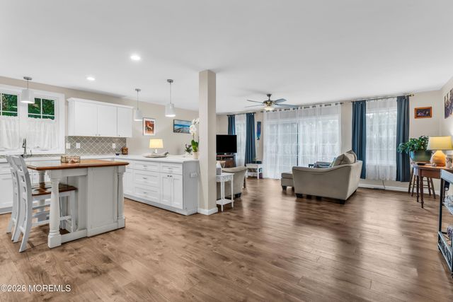93 Center Avenue, Leonardo, NJ 07737