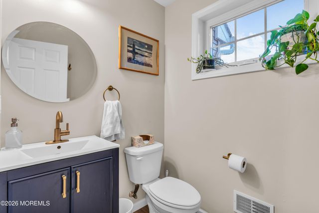 93 Center Avenue, Leonardo, NJ 07737