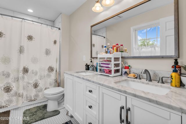 93 Center Avenue, Leonardo, NJ 07737