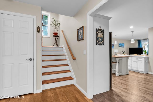 93 Center Avenue, Leonardo, NJ 07737