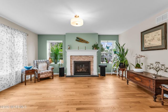 93 Center Avenue, Leonardo, NJ 07737