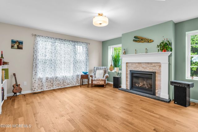 93 Center Avenue, Leonardo, NJ 07737