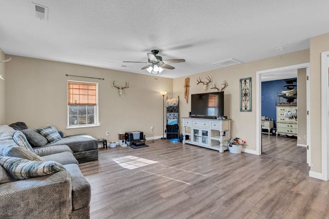 6431 NW 50th St, El Dorado, KS 67042