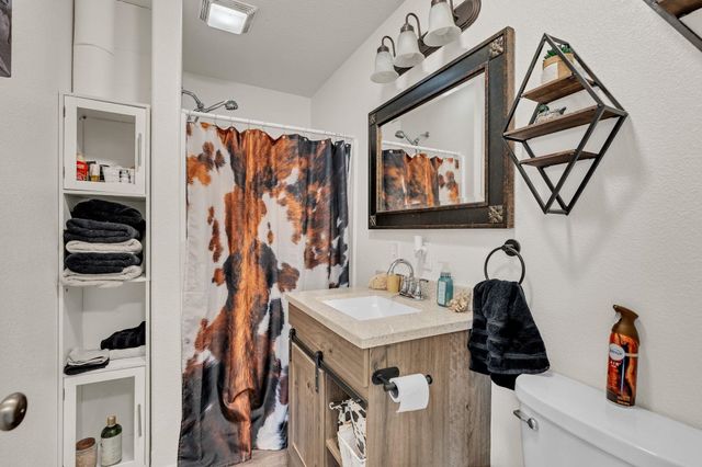 6431 NW 50th St, El Dorado, KS 67042