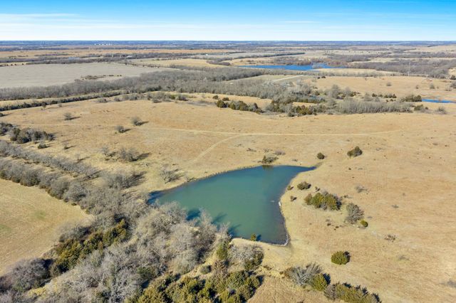 6431 NW 50th St, El Dorado, KS 67042