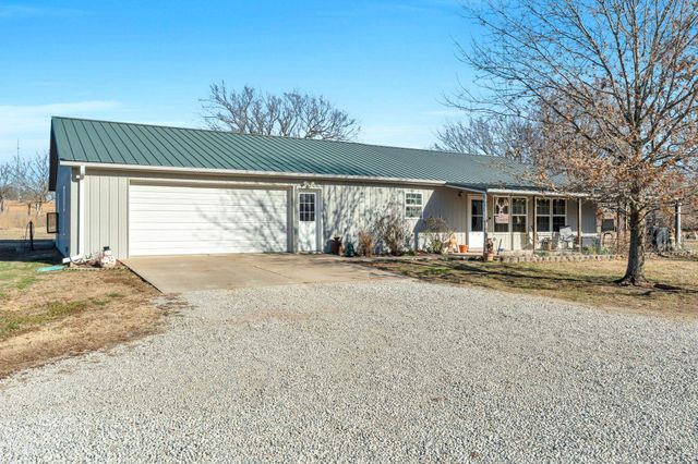 6431 NW 50th St, El Dorado, KS 67042