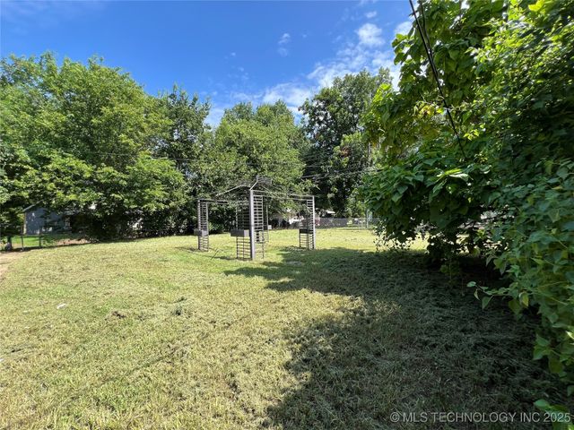 108 N 7th Avenue, Cleveland, OK 74020