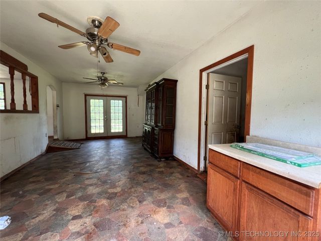 108 N 7th Avenue, Cleveland, OK 74020